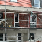 Anbringen von Klinkerriemchen an der Fassade
